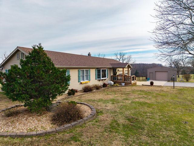 56 Hc 69, Oldfield, MO 65720