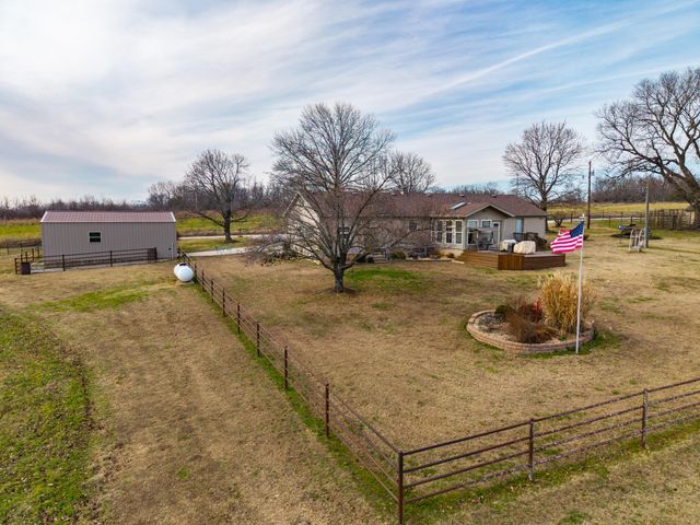 56 Hc 69, Oldfield, MO 65720