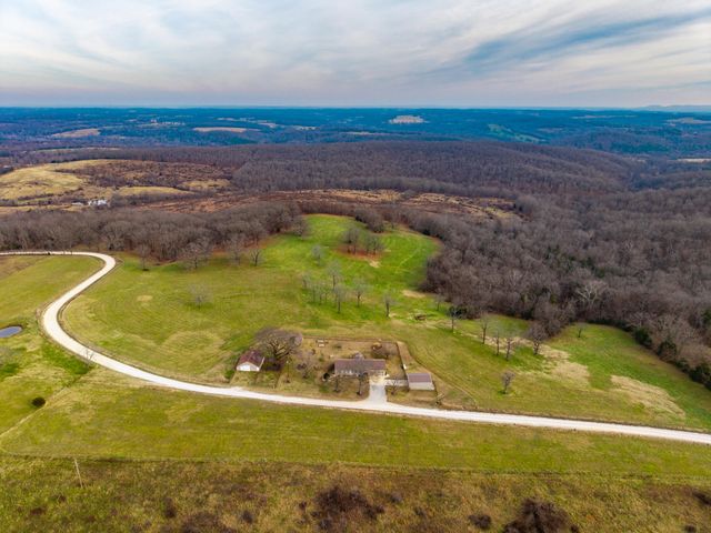 56 Hc 69, Oldfield, MO 65720