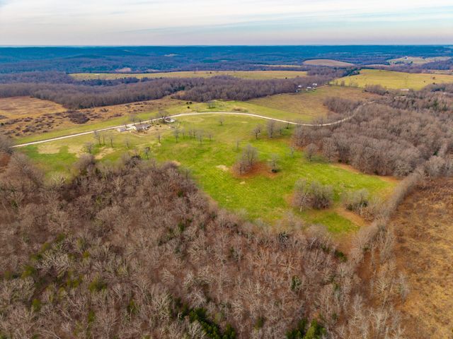 56 Hc 69, Oldfield, MO 65720