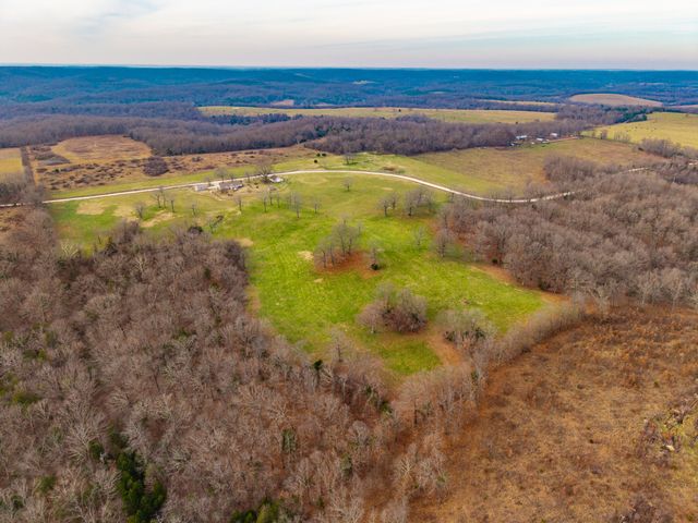 56 Hc 69, Oldfield, MO 65720