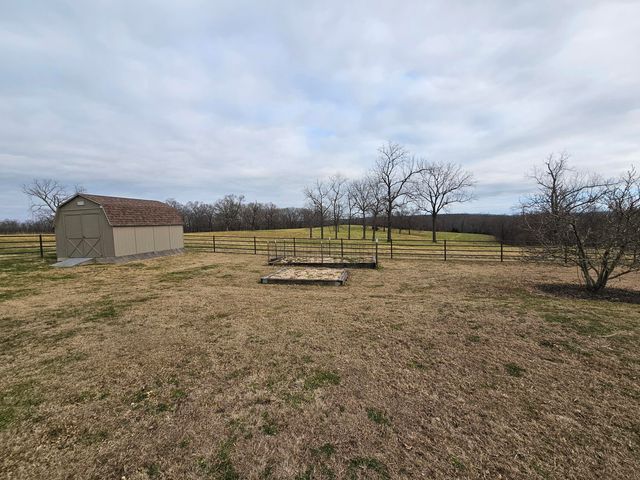 56 Hc 69, Oldfield, MO 65720