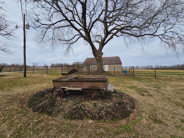 56 Hc 69, Oldfield, MO 65720