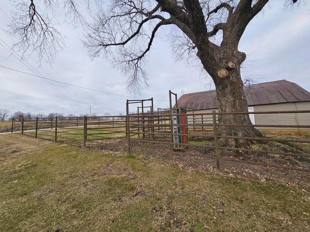 56 Hc 69, Oldfield, MO 65720