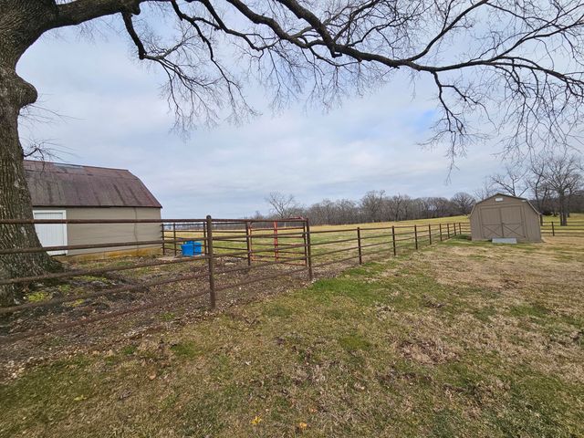 56 Hc 69, Oldfield, MO 65720