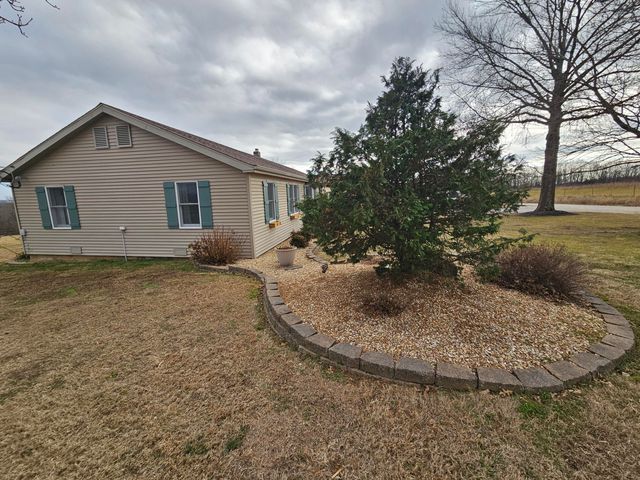 56 Hc 69, Oldfield, MO 65720