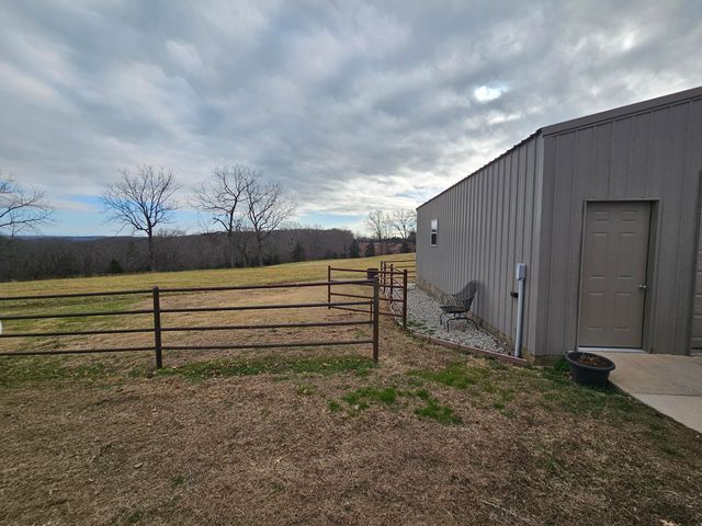 56 Hc 69, Oldfield, MO 65720