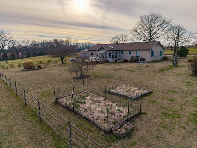 56 Hc 69, Oldfield, MO 65720