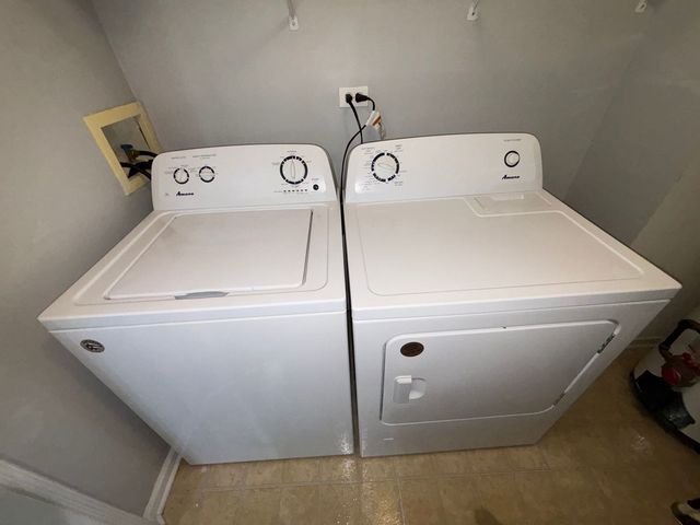 1313 N Red Oak Circle 4, Round Lake Beach, IL 60073