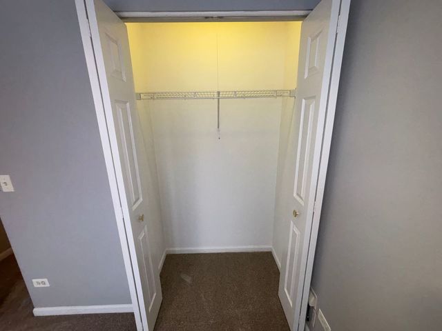 1313 N Red Oak Circle 4, Round Lake Beach, IL 60073