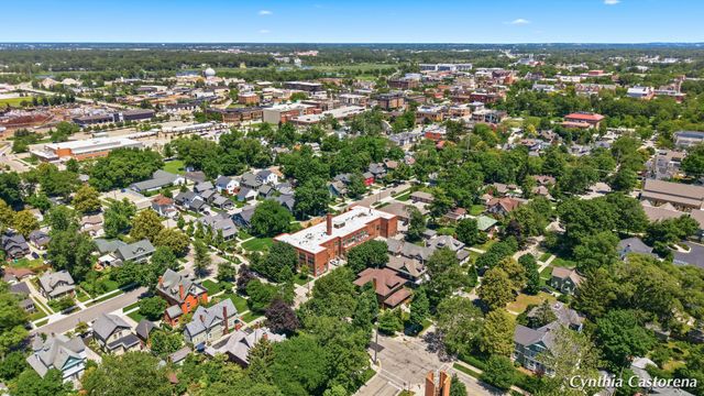 156 W 11th Street 102, Holland, MI 49423