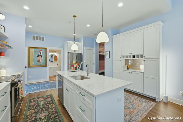 156 W 11th Street 102, Holland, MI 49423