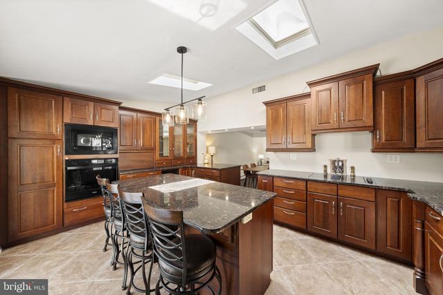 373 LEROY ST, Philadelphia, PA 19128