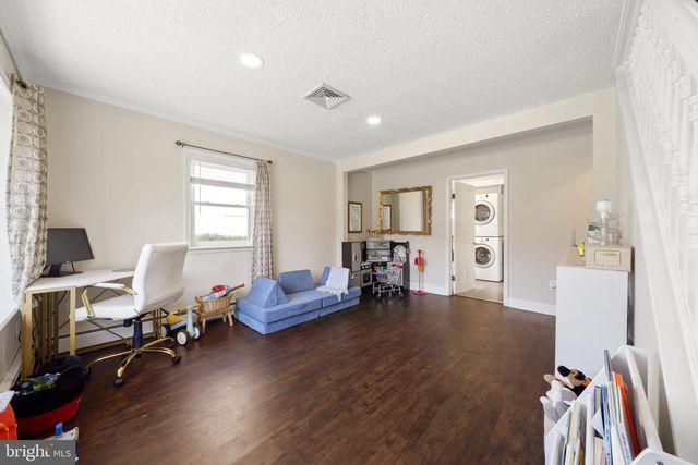 373 LEROY ST, Philadelphia, PA 19128