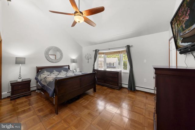 373 LEROY ST, Philadelphia, PA 19128