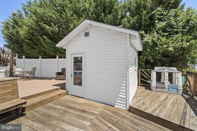 373 LEROY ST, Philadelphia, PA 19128