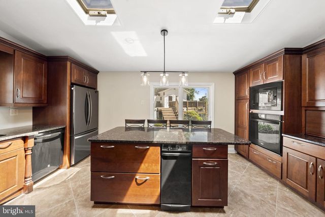 373 LEROY ST, Philadelphia, PA 19128