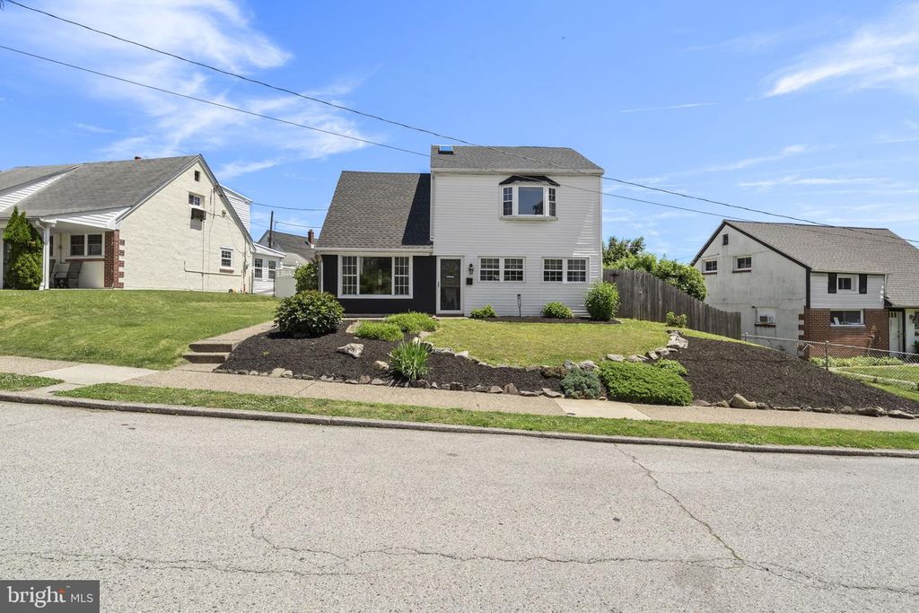 373 LEROY ST, Philadelphia, PA 19128