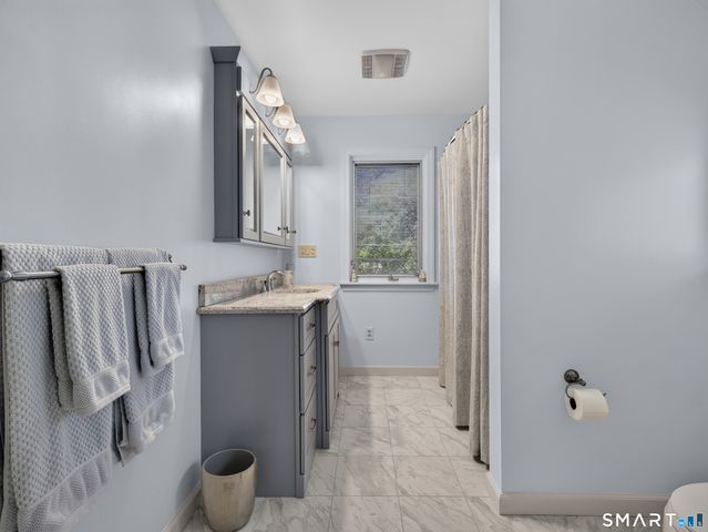 7 Shawandassee Road, Waterford, CT 06385