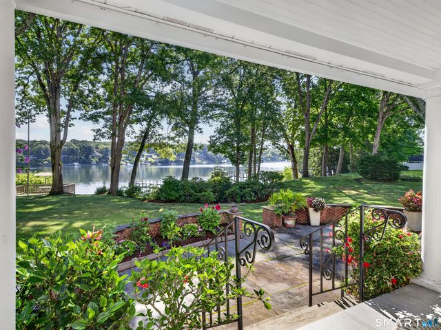 7 Shawandassee Road, Waterford, CT 06385