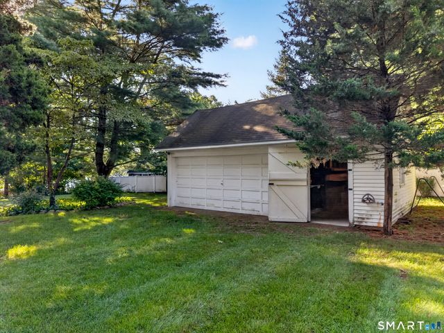7 Shawandassee Road, Waterford, CT 06385