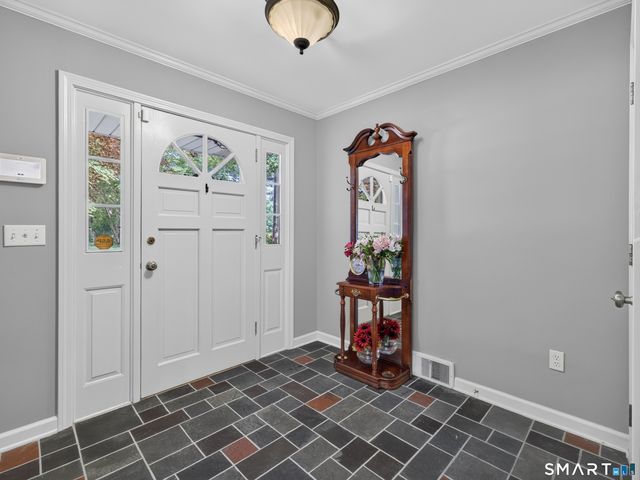 7 Shawandassee Road, Waterford, CT 06385