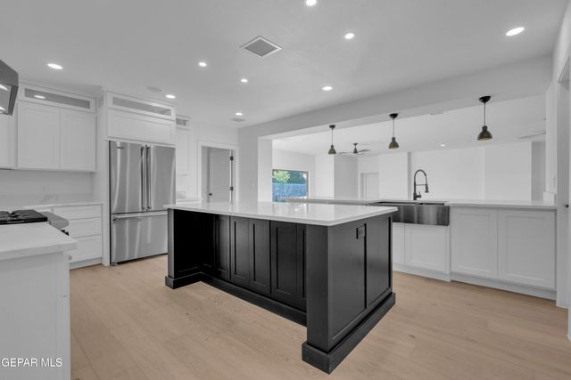 615 BLANCHARD Avenue, El Paso, TX 79902