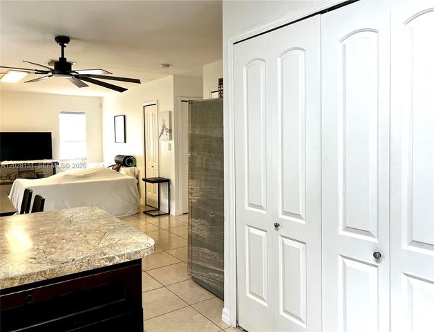 1926 NW 60th St, Miami, FL 33142