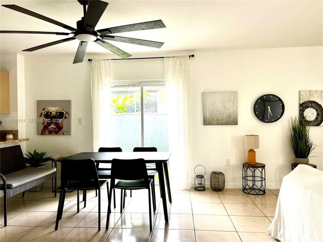 1926 NW 60th St, Miami, FL 33142