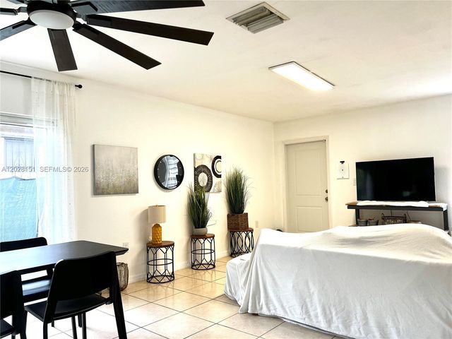 1926 NW 60th St, Miami, FL 33142