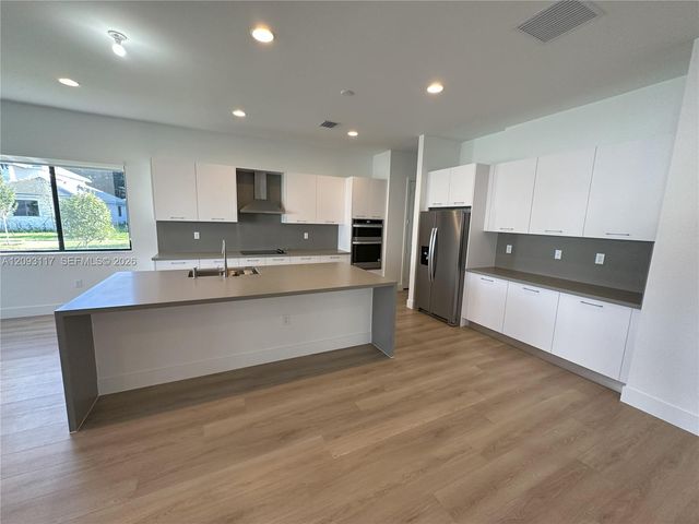5796 SW 104th Terrace, Cooper City, FL 33328