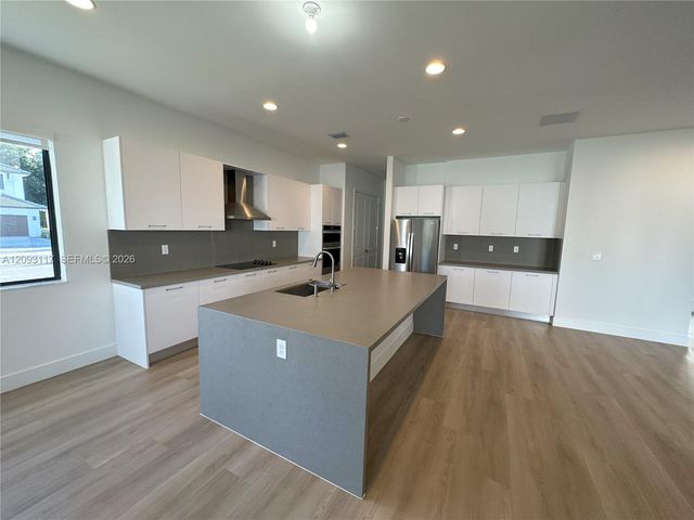 5796 SW 104th Terrace, Cooper City, FL 33328