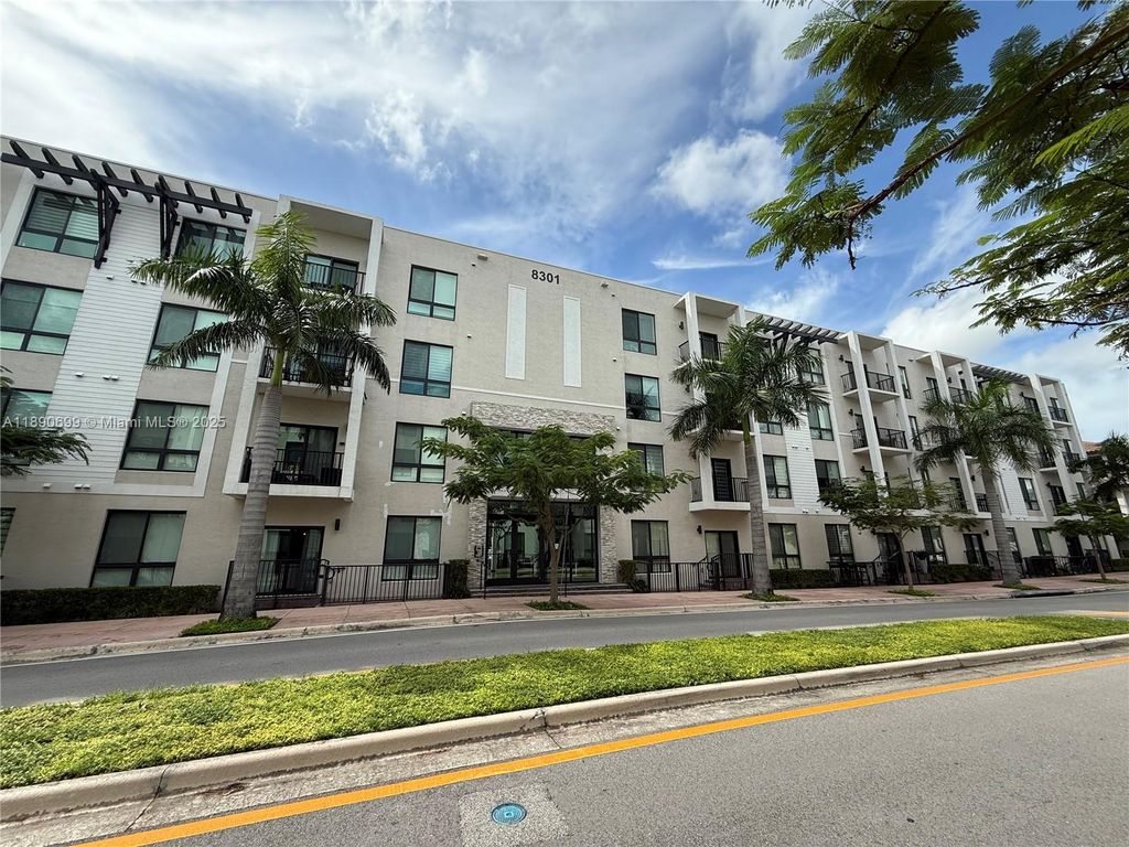 8301 NW 41st St B-409, Doral, FL 33166