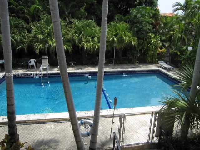 645 NE 77th St 6, Miami, FL 33138