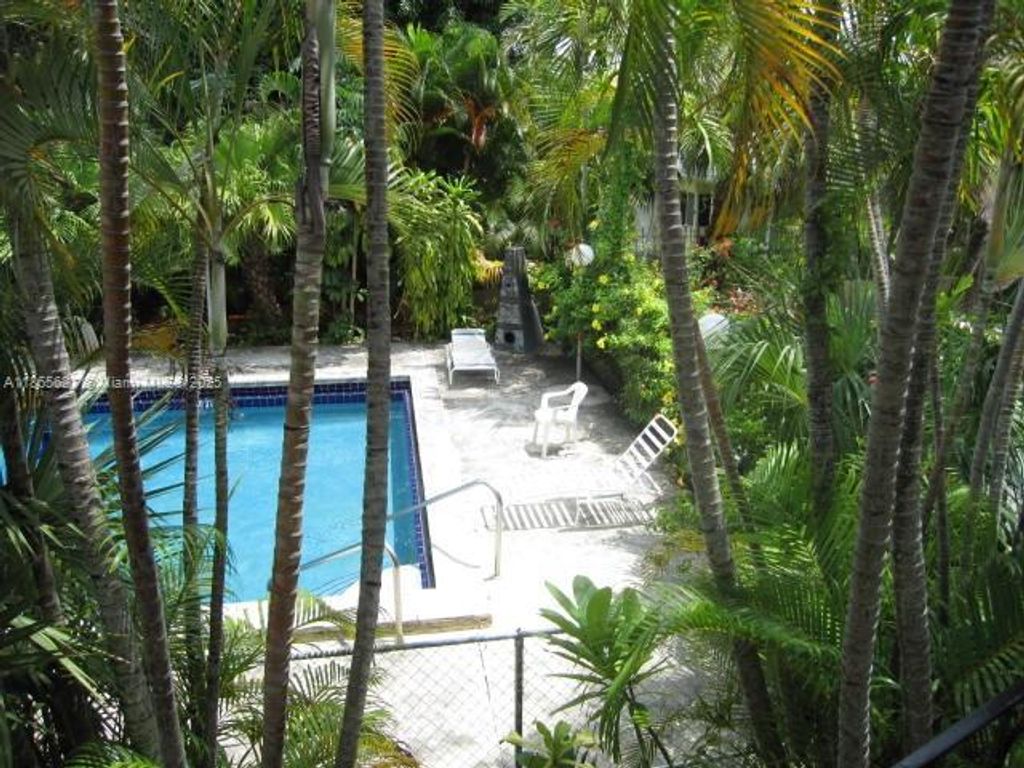 645 NE 77th St 6, Miami, FL 33138