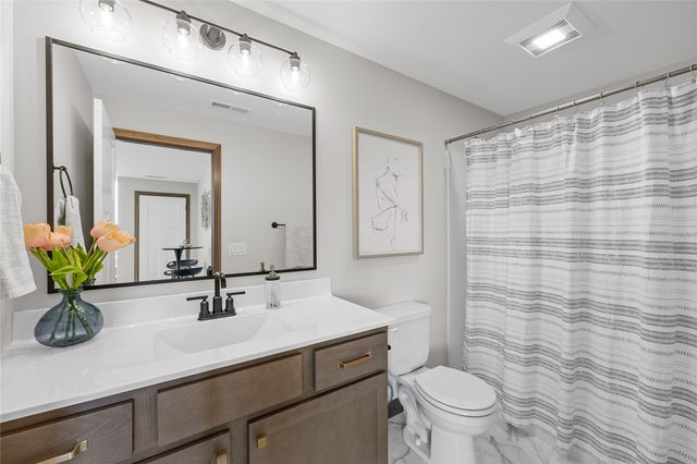 828 Longbow Court, Marion, IA 52302
