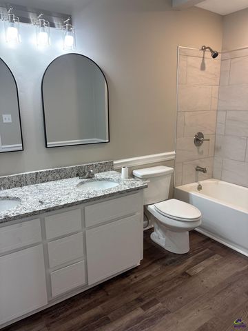 422 Lake Front Drive, Warner Robins, GA 31088