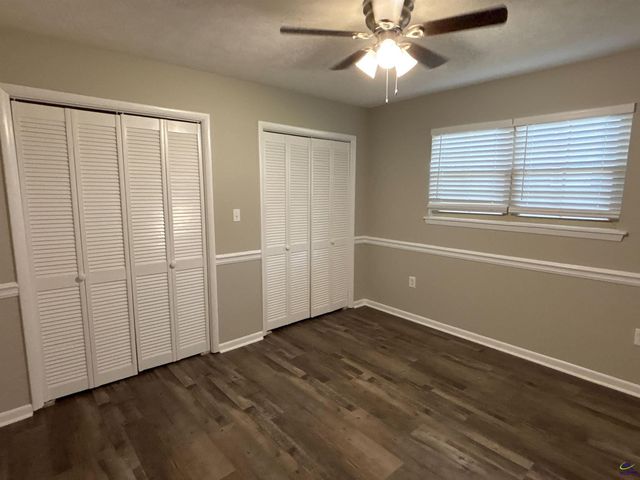 422 Lake Front Drive, Warner Robins, GA 31088