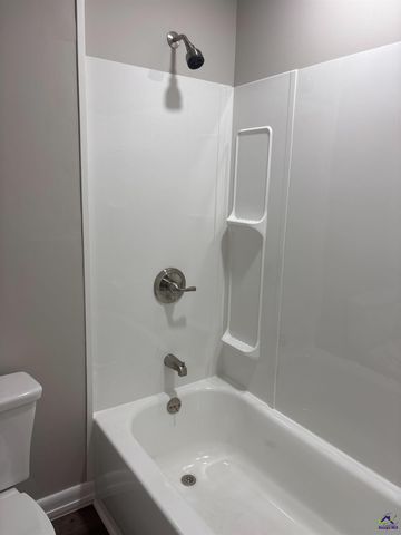 422 Lake Front Drive, Warner Robins, GA 31088