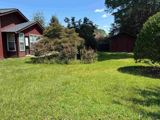 422 Lake Front Drive, Warner Robins, GA 31088