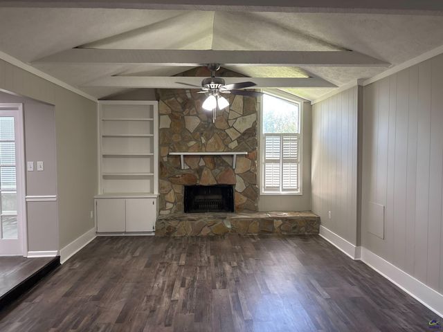 422 Lake Front Drive, Warner Robins, GA 31088