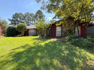 422 Lake Front Drive, Warner Robins, GA 31088