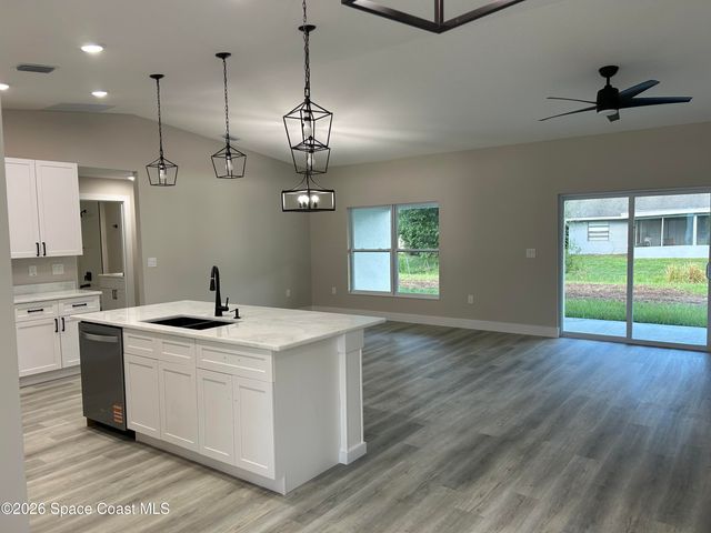 839 Everglade Avenue SE, Palm Bay, FL 32909