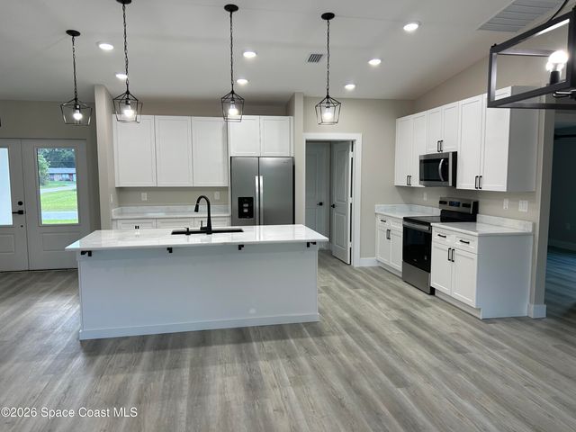 839 Everglade Avenue SE, Palm Bay, FL 32909