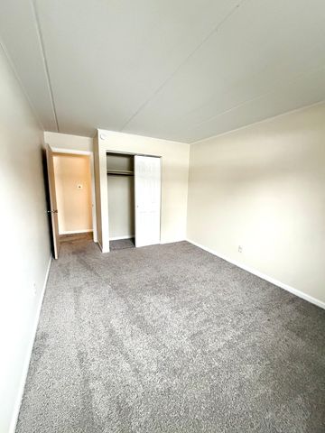 1133 Royal Saint George Drive 108, Naperville, IL 60563