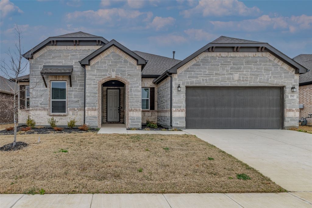 212 Colvin Lane, Justin, TX 76247 — photo 3