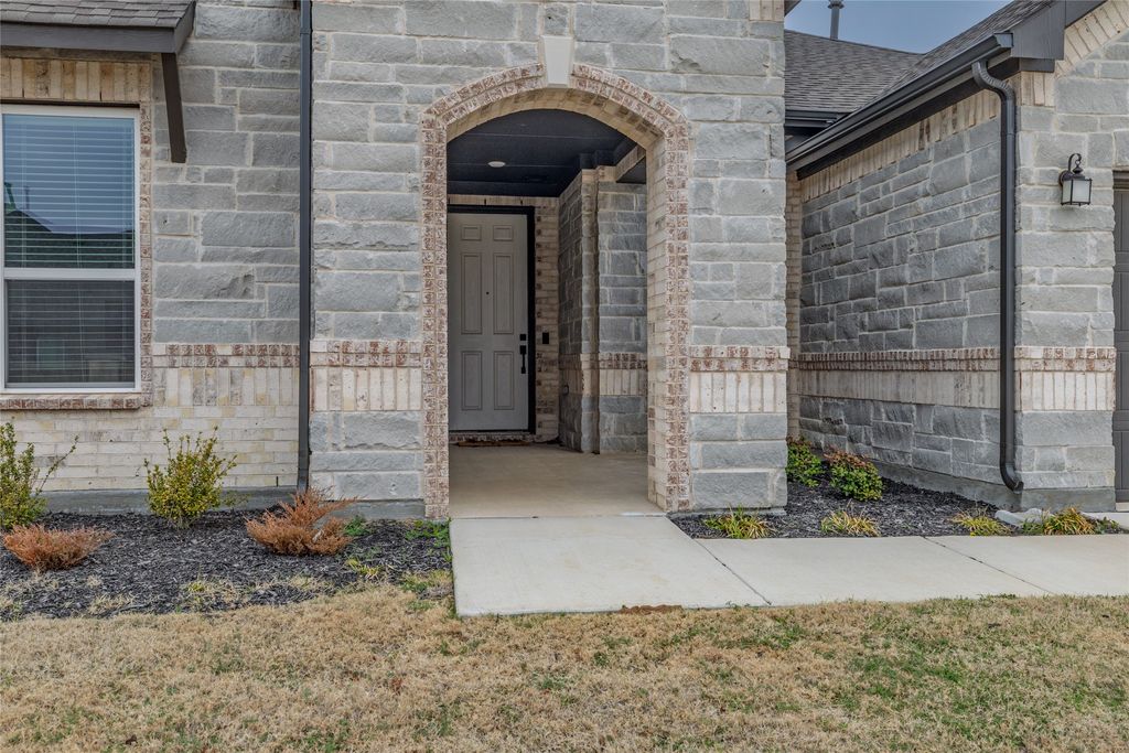 212 Colvin Lane, Justin, TX 76247 — photo 4