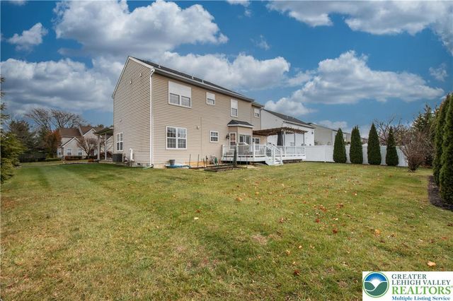 1702 Windmill Lane, Upper Macungie Twp, PA 18031
