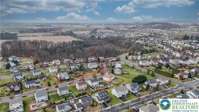 1702 Windmill Lane, Upper Macungie Twp, PA 18031