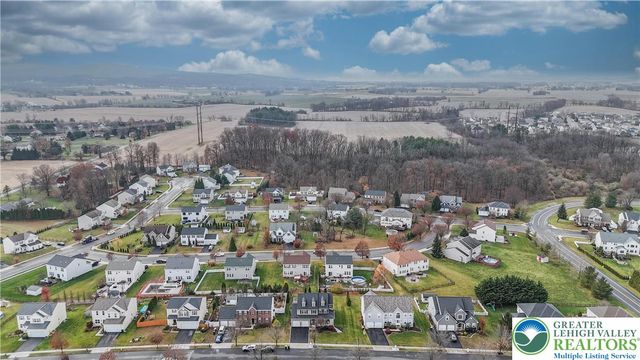 1702 Windmill Lane, Upper Macungie Twp, PA 18031